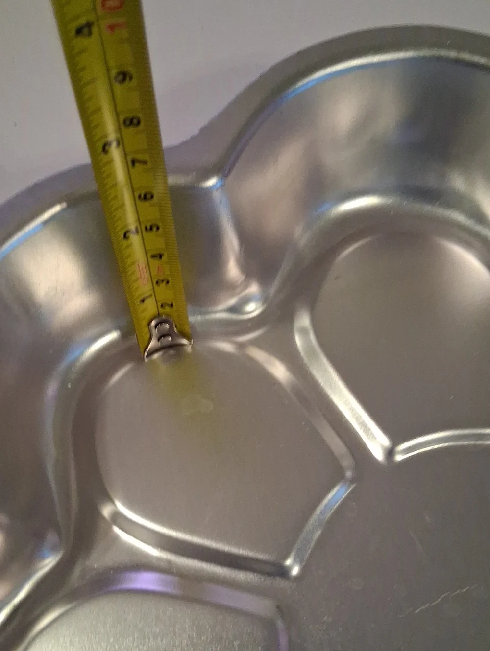 Wilton 1998 Flower Cake Pan